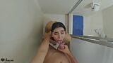 バスルームで彼の巨根をフェラして継息子を驚かす-スペイン人のポルノ snapshot 20