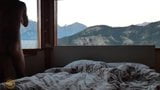 Baise matinal au chalet snapshot 4