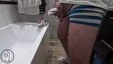 La polla del hermanastro en mi calck de entrenamiento sucio. Se corre en mis polainas snapshot 8