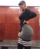 Pawg in leggings snapshot 3