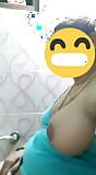 Profesora universitaria tamil masturbándose en el baño de la universidad snapshot 7