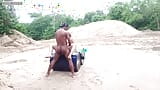 Dziewczyna ssąca kutasa uprawiała zmysłowy seks w naturze w deszczowy dzień snapshot 16