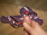 BRANLE SUR LES TONGS DE MA FEMME CUM ON WIFE FLIP FLOP snapshot 9