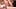 Japans geil meisje masturbeert en berijdt dan een enorme lul