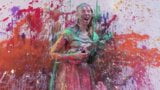 Lisa Hannigan wird bespritzt, befleckt und mit Farbe bedeckt snapshot 9