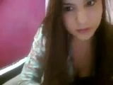 Novinha linda tirando a roupa snapshot 1