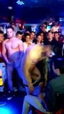 Stripper pe care îl poți atinge snapshot 3