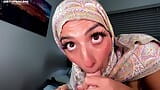 Hijabi aaliyah炫耀她的内衣并被颜射 snapshot 9