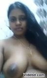性感的 mallu bhabhi 展示自己的裸体 snapshot 3