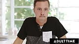 ADULT TIME - Vizinha pervertida pega padrasto espancando quente adolescente enteada Alex Grey PARTE 1 E 2 snapshot 11