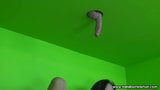 Handjob und Footjob für Gloryhole-Schwanz snapshot 7