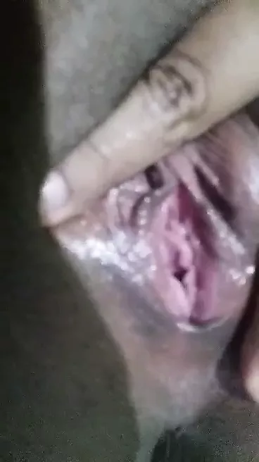 Pakistanska mama prljava nida ali se jebe prstom