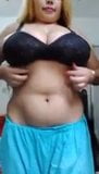 India chica mostrando tetas presionando con Sexo snapshot 1