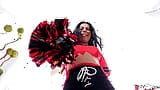 Tiny4k - kleine Mila Marie laat enorme lul haar strakke cheerleading poesje beuken snapshot 2