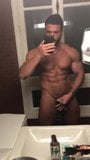 Muscle hunk solo jerking off snapshot 1