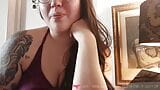 Vends-ta-culotte - penghinaan zakar kecil oleh dominatrix si rambut coklat seksi snapshot 14