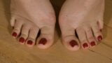 Длинные красные ногти на ногах соблазняют snapshot 7