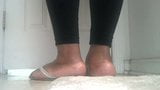 Thick ebony feet in flip flops snapshot 7