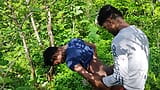 Nous en avons tous les deux très fatigués d’aller dans la forêt la plus proche, mais il nous a dit qu’il aimait bien baiser dans la forêt!! Film gay -3 snapshot 10