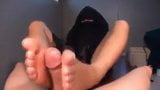 Hijab mag Footjob snapshot 4