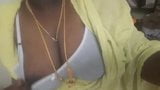 Meine desi indische Sklavenschlampe Gayathri zeigt Möpse snapshot 3