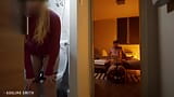 Üvey kardeşi ve kız arkadaşını tuvaletten 👀 sakso çekerken mi gözetliyor? snapshot 12