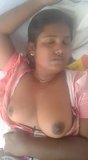 Sıcak Hint aunty gösteri büyük göğüsler snapshot 1