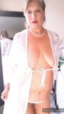 Zilah LUZ, chatte poilue mature de 67 ans exposée et nue pour vous snapshot 2