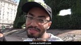 Spanischer schwarzer Latino-Typ, schwul für Bezahlung auf Straßen POV snapshot 2