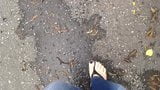 Černý lesk na nehty a černé žabky na platformě snapshot 7