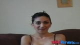 Britse hottie misleid om haar kutje ruw te laten rammen snapshot 3