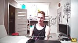 Tutor4k. Listiger typ ging auf eine party und fickte den biologie-lehrer vor snapshot 2