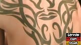 Pezones tatuados y perforados amateur alemán dotado folla novio snapshot 2