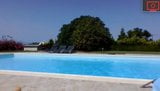 Abuelo en la piscina snapshot 2