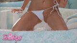 Gizelle Blanco provoca en bikini junto a la piscina, mostrando sus pezones perforados y su coño peludo - twistys snapshot 6