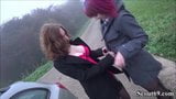 Duas prostitutas de rua alemãs sendo fodidas e gozadas ao ar livre snapshot 3