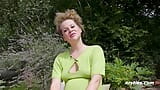 Ersties - Sonniges Solo mit der schwangeren Helena im Garten snapshot 4