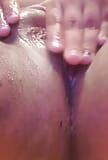 Nena con coño mojado tiene orgasmo snapshot 7