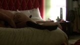 Latina ostro zerżnięta na łóżku hotelowym snapshot 3