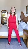 MILF bertetek besar panas MariaOld dalam pakaian merah snapshot 11