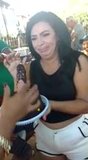 Menina brasileira chupando o pau do bolo de aniversário snapshot 4