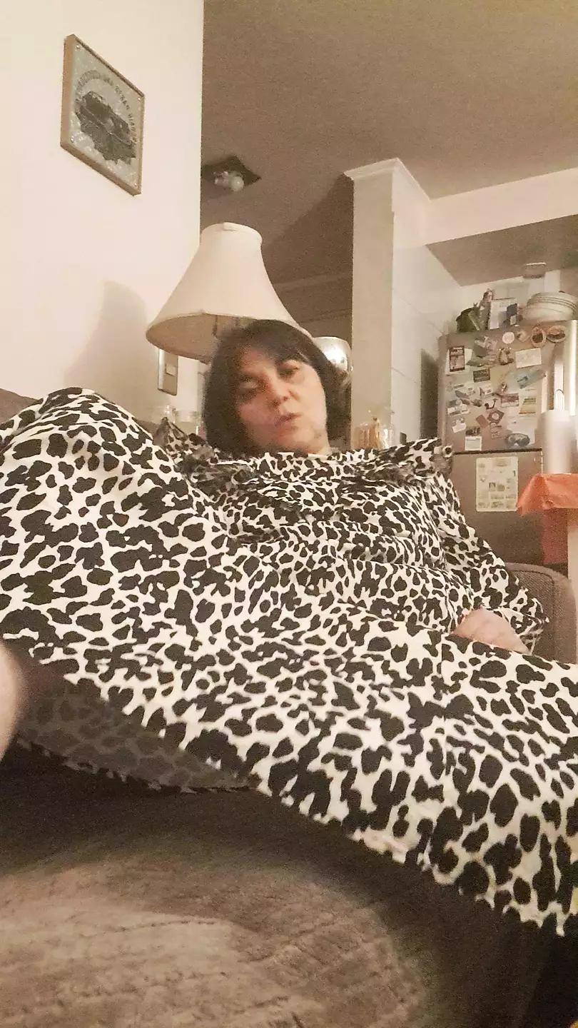 putting-his-hand-under-her-dress-seducing-chilean-amateur-porn-xhamster