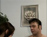 Video porno amateur alemán con la hausbesuche de Simone follando en la casa de la pareja casada snapshot 3