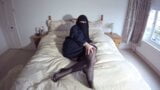 Burqa, Nika, чулки и подтяжки, мастурбируют snapshot 1