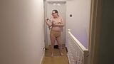 Esposa se desnuda mostrando sus grandes tetas y su culo snapshot 7