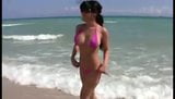 La ragazza viene prelevata dalla spiaggia snapshot 6