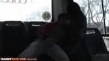 Rondborstige babe Vannina di Marko krijgt een sperma in het gezicht in een openbare bus snapshot 2