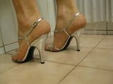 Tacones plateadas snapshot 4