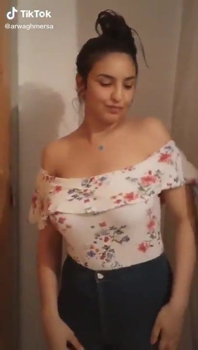 Arab dancing