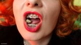 Giantess Vore, Fetisch-Video - Schokoladen-Mann isst snapshot 9